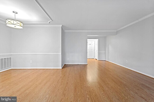 Building Photo - 10719 Kings Riding Way