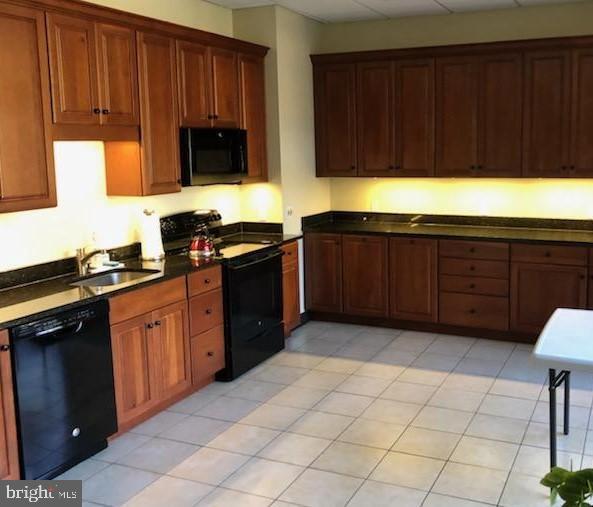 Building Photo - 1100 Lovering Ave