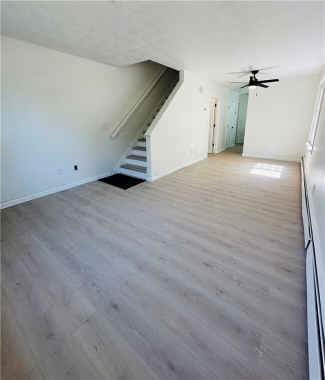Building Photo - 45 Hazael St