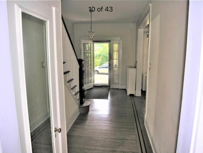 Fotografía del edificio - 2926 Wyman Pky