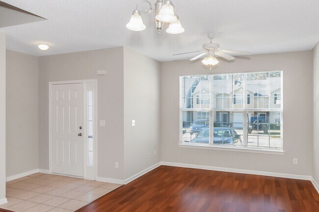 Foto del edificio - 7316 Wagon Wheel Ct