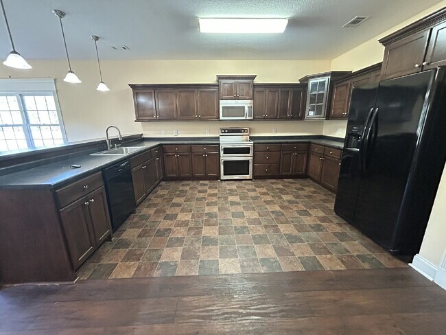 Foto del edificio - Home For Rent