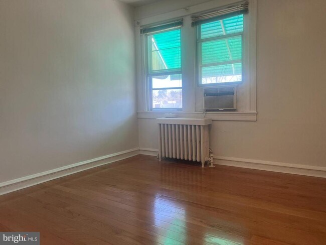 Foto del edificio - 444 Timberlake Rd