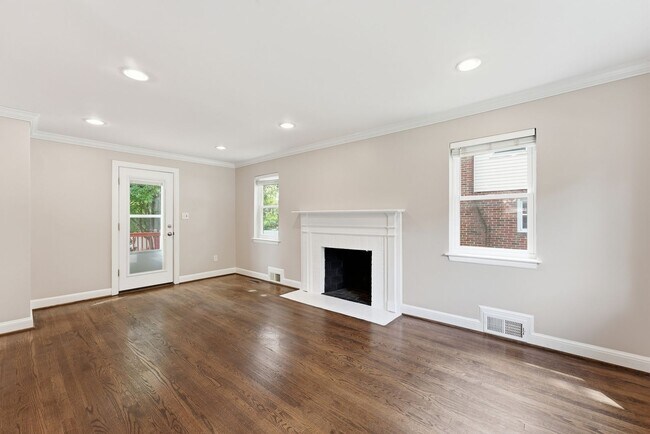 Foto del edificio - 2341 Belleview Ave