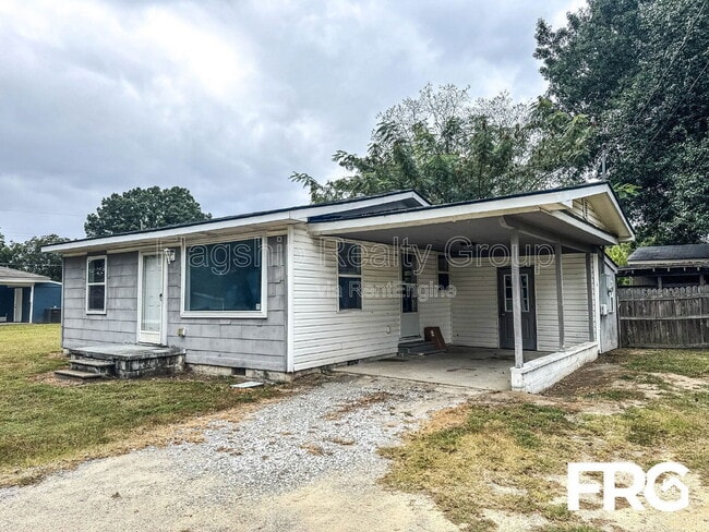 Building Photo - 122 Blaire Ln