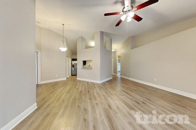 Foto del edificio - 13309 Beechberry Dr