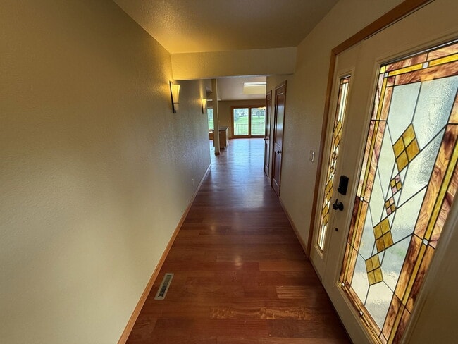 Foto del edificio - 1713 Richards Lake Rd