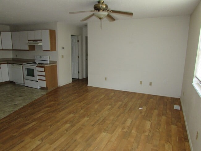 Building Photo - 7617-MF2-E4