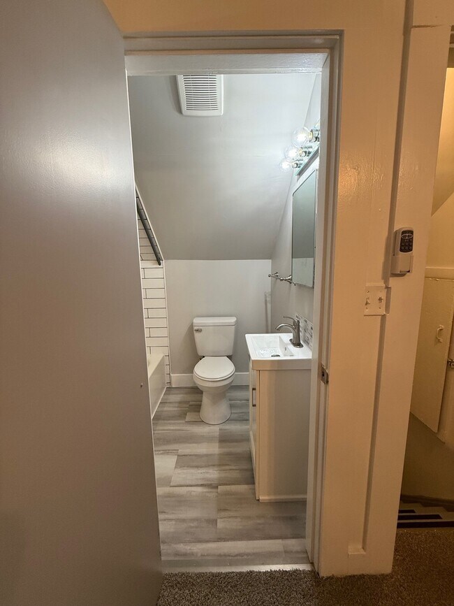 Foto del edificio - 1117 N B St