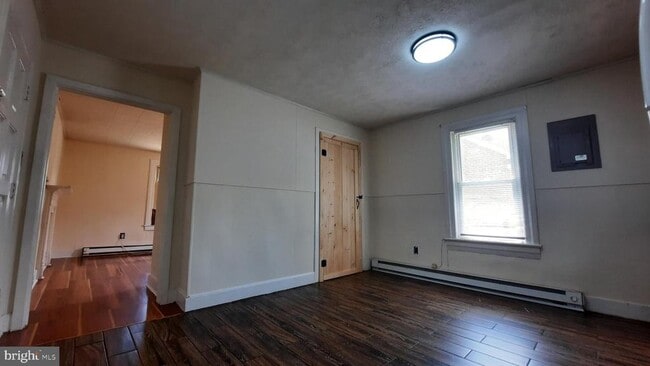 Building Photo - 207 Cloud St