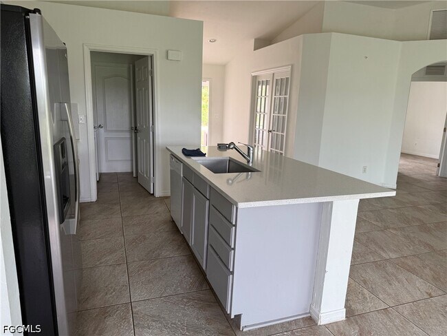 Foto del edificio - 3819 24th St W