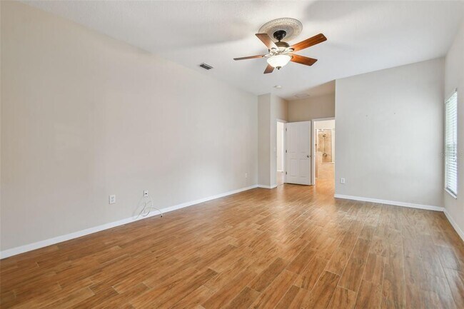Building Photo - 10348 Abbotsford Dr