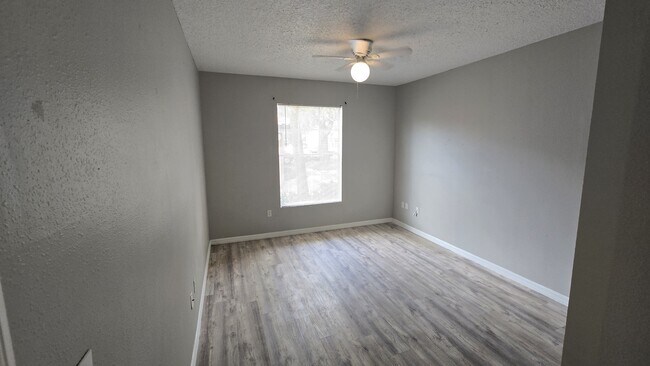 Building Photo - 5572 Metrowest Blvd