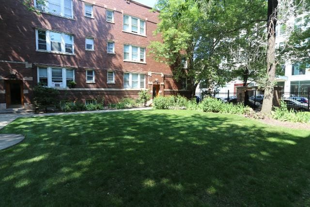 Building Photo - 4716 N Racine Ave