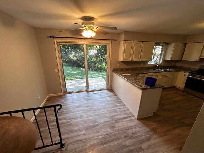 Foto del edificio - 3717 Sunbrook Rd