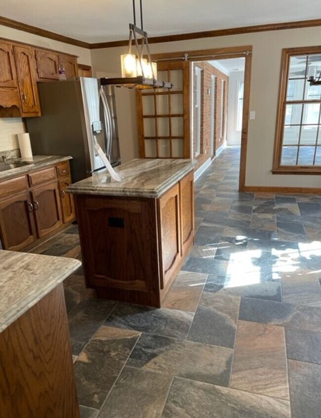 Building Photo - Beautiful updated 4BR/2.5BA home on 8.3 acres, with pool!