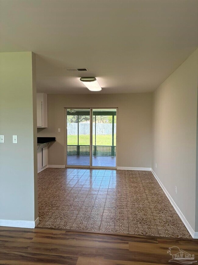 Foto del edificio - 1824 Iris Ln