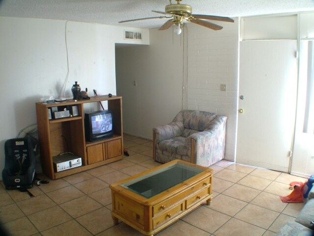 Sala de estar 1 - Garden Apartments