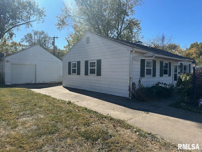 Foto del edificio - 936 W Willow Ln