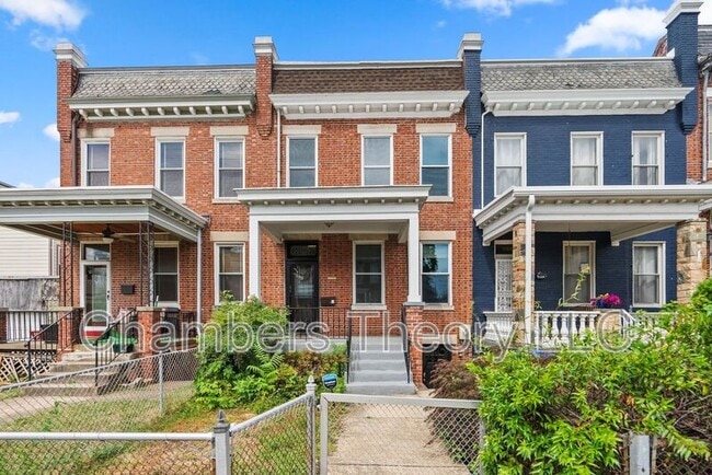 Building Photo - 3532 Warder St NW