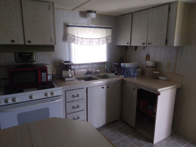 Foto del edificio - 21730 Virginia Dr
