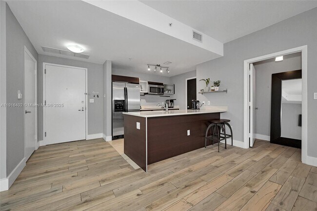 Foto del edificio - 1900 N Bayshore Dr