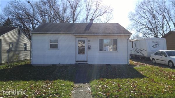 Primary Photo - 919 W Jefferson Blvd