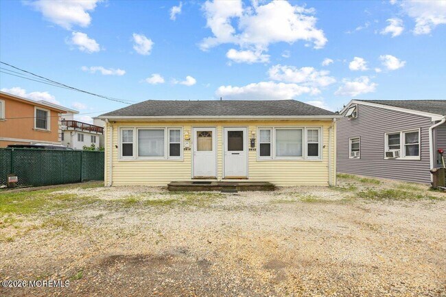 Building Photo - 218 Limroth Row