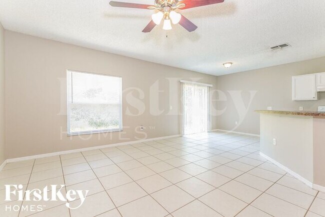 Building Photo - 1151 Schumann Dr