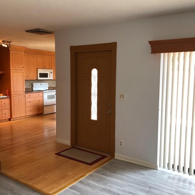 Foto del edificio - 6138 SE Riverboat Dr