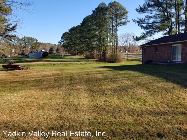 Building Photo - 3 br, 2 bath House - 2119 Riverside Drive