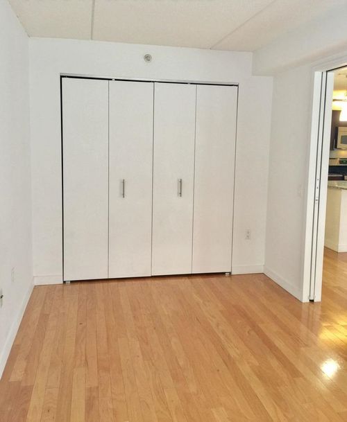Building Photo - 575 W 23rd St