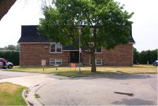 Primary Photo - 1258 Short Ct