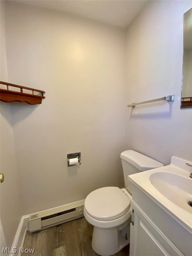 Building Photo - 623 Doris Ave