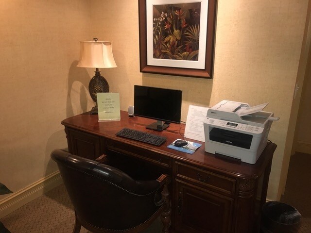 Building Photo - Annual Furnished Rental in Broadway Promen...