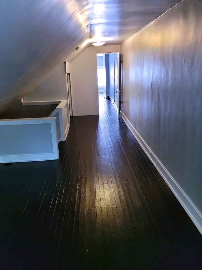 Building Photo - 352 E 20th Ave