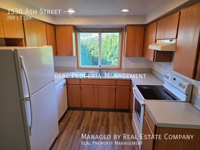 Photo - 1530 Ash Street-D House