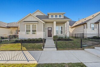 Building Photo - 217 Pinnacle Ln