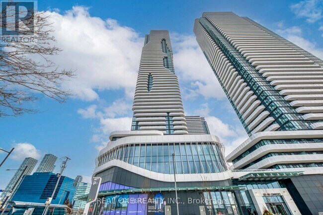 Building Photo - 225 Commerce St