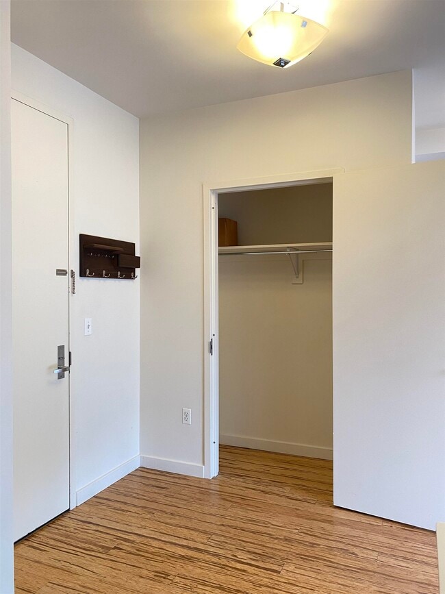 Building Photo - 25 McWilliams Pl