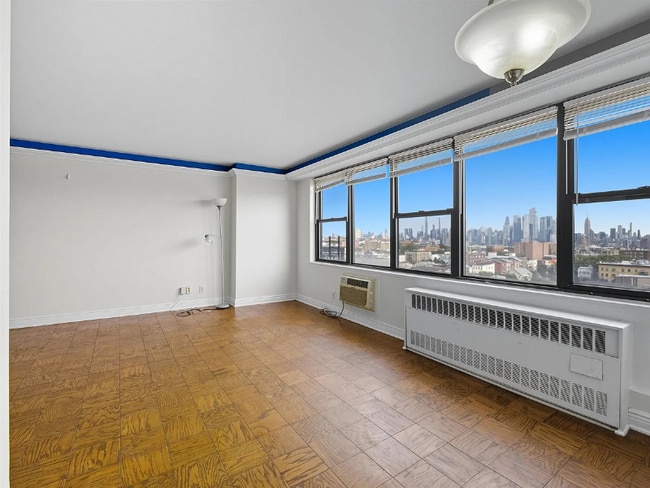 Building Photo - 500 Central Ave