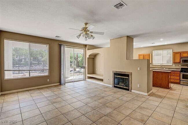 Foto del edificio - 1332 Dream Valley St