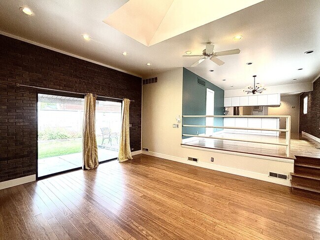 Foto del edificio - 1189 E Ridgedale Ln