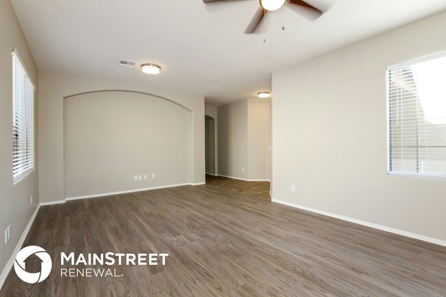 Foto del edificio - 12933 W Ash St