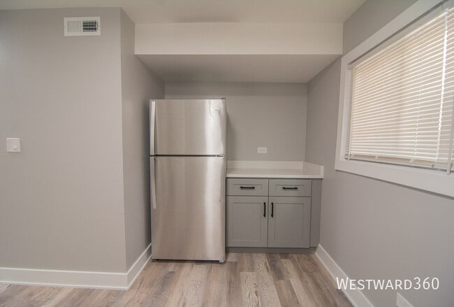 Foto del edificio - 6141 N Hermitage Ave