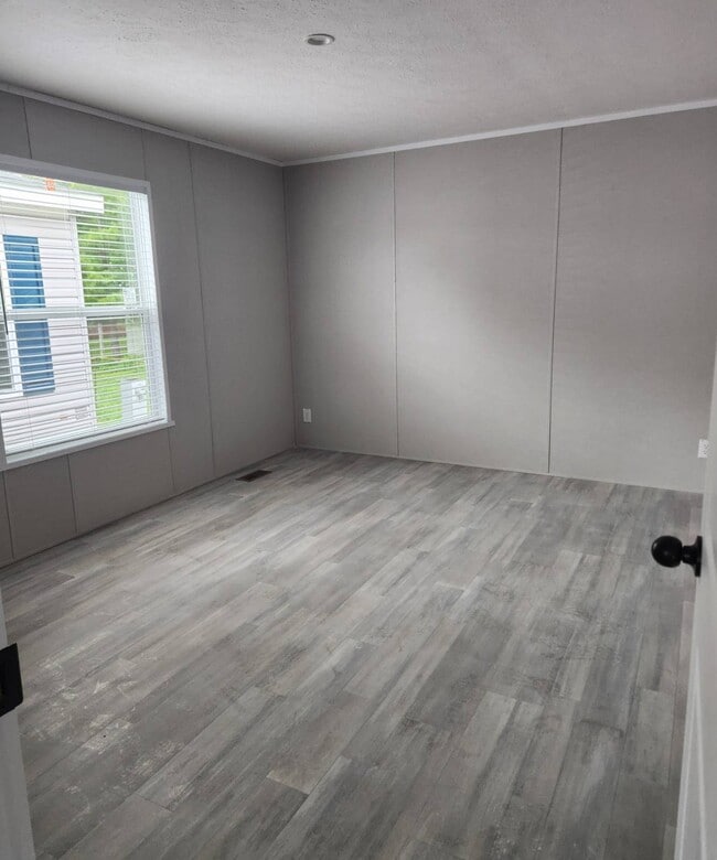 Building Photo - 37 Landrey Dr