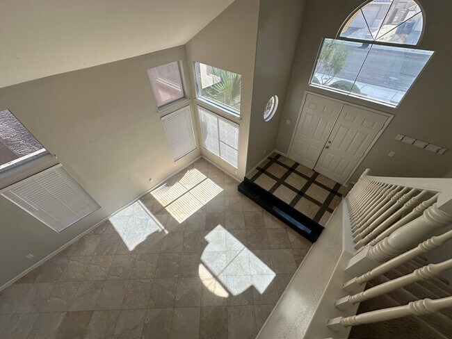 Foto del edificio - Beautiful 3 Bedroom 2 1/2 Bathrooms 2 Story House! Property Wont Last Long!