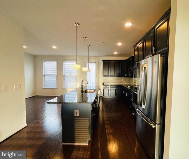 Building Photo - 24456 Hawthorn Thicket Ter