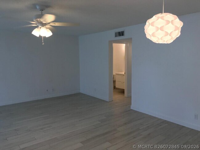 Building Photo - 1387 High Point Way NW