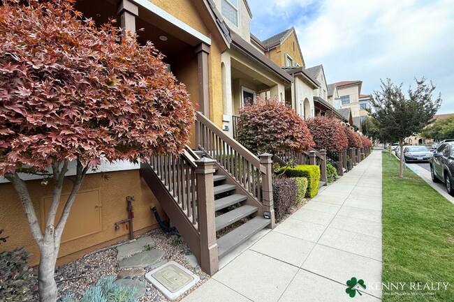 Foto del edificio - Townhome in the Peninsula's Most Walkable ...